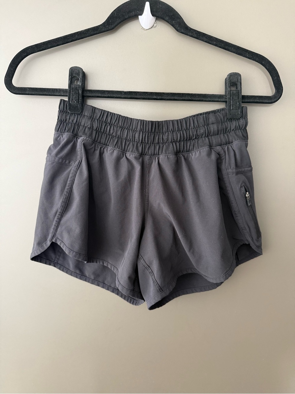 lululemon athletica Women's Black Size 6 Running Shorts Athletic Shorts w pocket